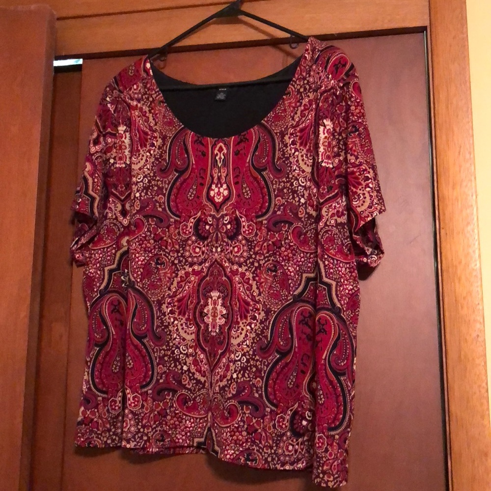 Red paisley short sleeve blouse